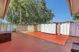 8184 Ambach Way, Hypoluxo, FL 33462 - Photo 7