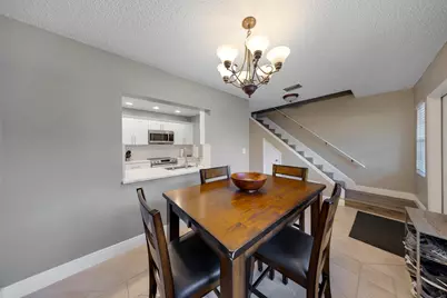 2124 NE 9th Avenue, Wilton Manors, FL 33305 - Photo 9