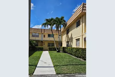 211 E Saxony Lane #211, Delray Beach, FL 33446 - Photo 1