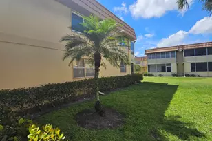 211 E Saxony Ln, Delray Beach, FL 33446 - Photo 17