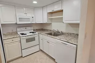 211 E Saxony Ln, Delray Beach, FL 33446 - Photo 5