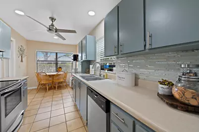 8108 NW 100th Way, Tamarac, FL 33321 - Photo 5