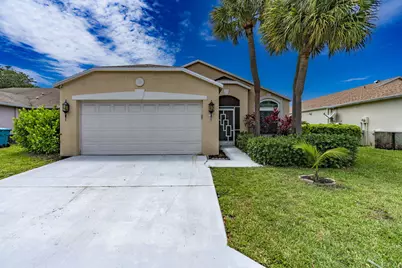 72 Paxford Lane, Boynton Beach, FL 33426 - Photo 1