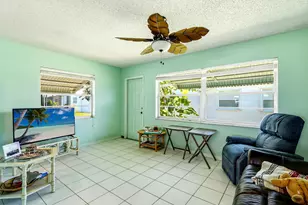 712 SW 18th St, Boynton Beach, FL 33426 - Photo 5