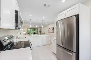 52 Stratford Ln W, Boynton Beach, FL 33436 - Photo 13
