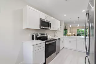 52 Stratford Ln W, Boynton Beach, FL 33436 - Photo 9