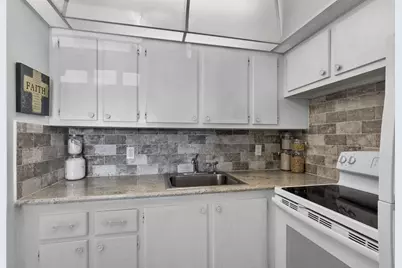 106 E Camden E, West Palm Beach, FL 33417 - Photo 13