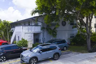 2741 NE 8th Ave, Wilton Manors, FL 33334 - Photo 17