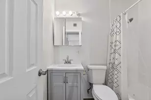 2741 NE 8th Ave, Wilton Manors, FL 33334 - Photo 11