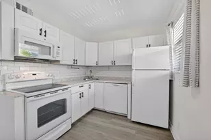 2741 NE 8th Ave, Wilton Manors, FL 33334 - Photo 7