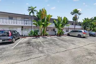 2741 NE 8th Ave, Wilton Manors, FL 33334 - Photo 15