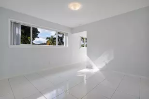 2475 NE 214th St, Aventura, FL 33180 - Photo 11