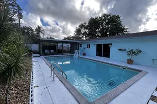 1301 SE Sandpiper Ln, Stuart, FL 34996 - Photo 3
