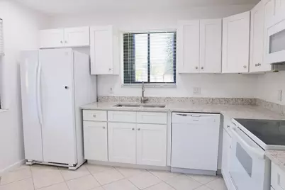 428 Lakeview Drive #201, Weston, FL 33326 - Photo 5