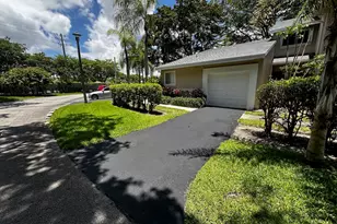 2173 Discovery Cir W, Deerfield Beach, FL 33442 - Photo 29