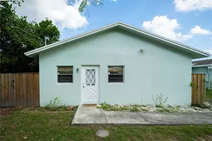 121 NW 36th St, Oakland Park, FL 33309 - Photo 1