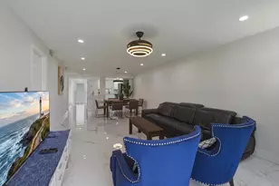9523 N Hollybrook Lake Dr, Pembroke Pines, FL 33025 - Photo 15