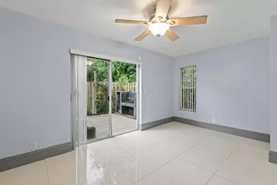 952 Summit Lake Drive, West Palm Beach, FL 33406 - Photo 15