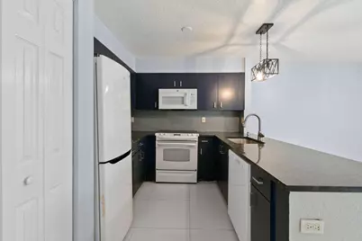 952 Summit Lake Drive, West Palm Beach, FL 33406 - Photo 11