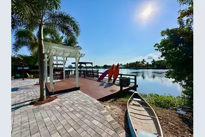 6850 Eastview Drive, Lake Worth, FL 33462 - Photo 7
