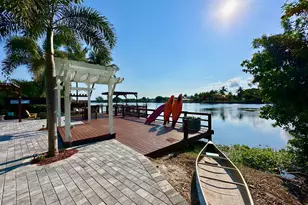 6850 Eastview Dr, Lake Worth, FL 33462 - Photo 7