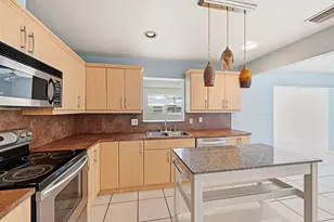 3127 NW 67th Ct, Fort Lauderdale, FL 33309 - Photo 15