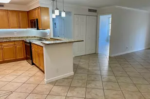 1000 Spanish River Rd, Boca Raton, FL 33432 - Photo 13