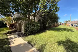 1684 Forest Lakes Cir, West Palm Beach, FL 33406 - Photo 7
