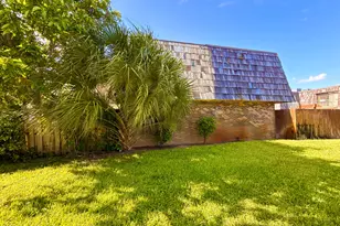 1684 Forest Lakes Cir, West Palm Beach, FL 33406 - Photo 3