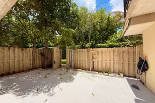 1684 Forest Lakes Cir, West Palm Beach, FL 33406 - Photo 13