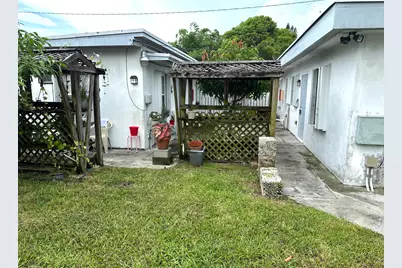 31 SW 10th Street #3, Dania Beach, FL 33004 - Photo 9