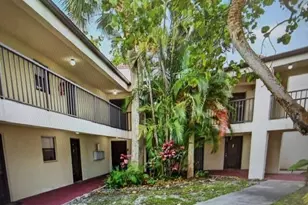 2308 S Cypress Bend Dr, Pompano Beach, FL 33069 - Photo 3