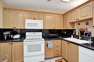 8801 NW 38th Dr, Coral Springs, FL 33065 - Photo 5