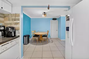 220 SW 10th Ave, Boynton Beach, FL 33435 - Photo 7