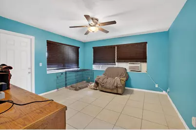 220 SW 10th Avenue, Boynton Beach, FL 33435 - Photo 9