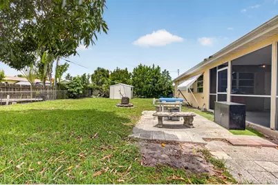 220 SW 10th Avenue, Boynton Beach, FL 33435 - Photo 39