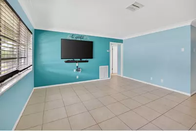220 SW 10th Avenue, Boynton Beach, FL 33435 - Photo 17