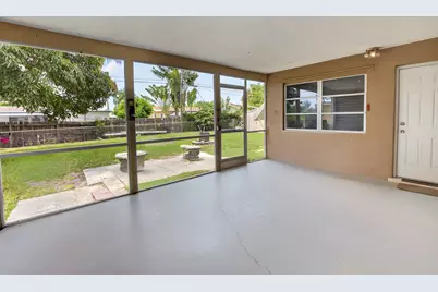 220 SW 10th Avenue, Boynton Beach, FL 33435 - Photo 35