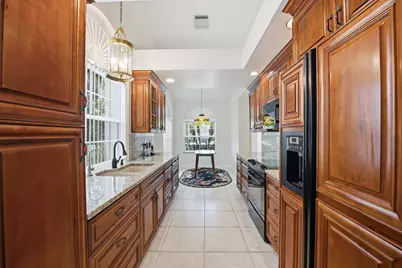 2319 Saratoga Bay Drive, West Palm Beach, FL 33409 - Photo 9