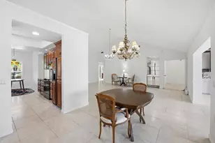2319 Saratoga Bay Dr, West Palm Beach, FL 33409 - Photo 7