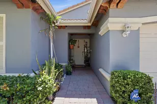 4342 Onega Cir, West Palm Beach, FL 33409 - Photo 3