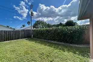 5795 SE Mitzi Ln, Stuart, FL 34997 - Photo 5