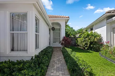 12171 Glen Bay Drive, Wellington, FL 33414 - Photo 3