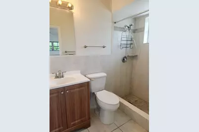 2940 NE 19th Terrace #South Side, Lighthouse Point, FL 33064 - Photo 3