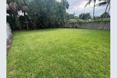 218 Seville Road, West Palm Beach, FL 33405 - Photo 15