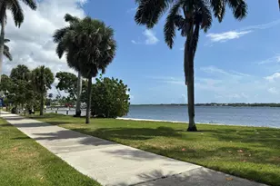 218 Seville Rd, West Palm Beach, FL 33405 - Photo 17