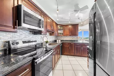 3000 Holiday Drive #1505, Fort Lauderdale, FL 33316 - Photo 13