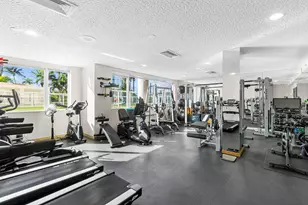 3000 Holiday Dr, Fort Lauderdale, FL 33316 - Photo 35