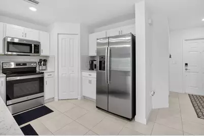 6762 Broadwater Lane, Lake Worth, FL 33467 - Photo 9