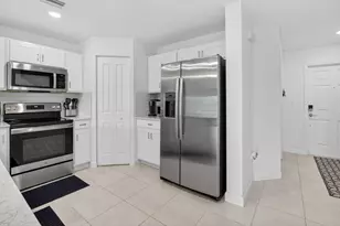 6762 Broadwater Ln, Lake Worth, FL 33467 - Photo 9